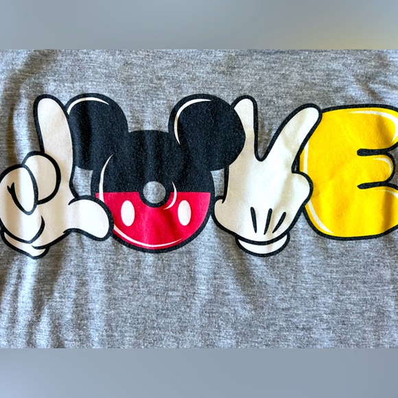 Women’s Medium Disney Gray Tank - Picture 4 of 4